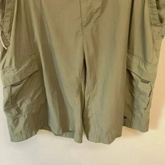 COLUMBIA SPORTSWEAR Omni-Wick Men’s Shorts - Picture 3 of 9
